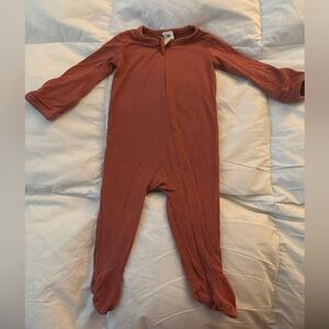 Like new- Kate Quinn baby sleeper.sz 0-3 mos